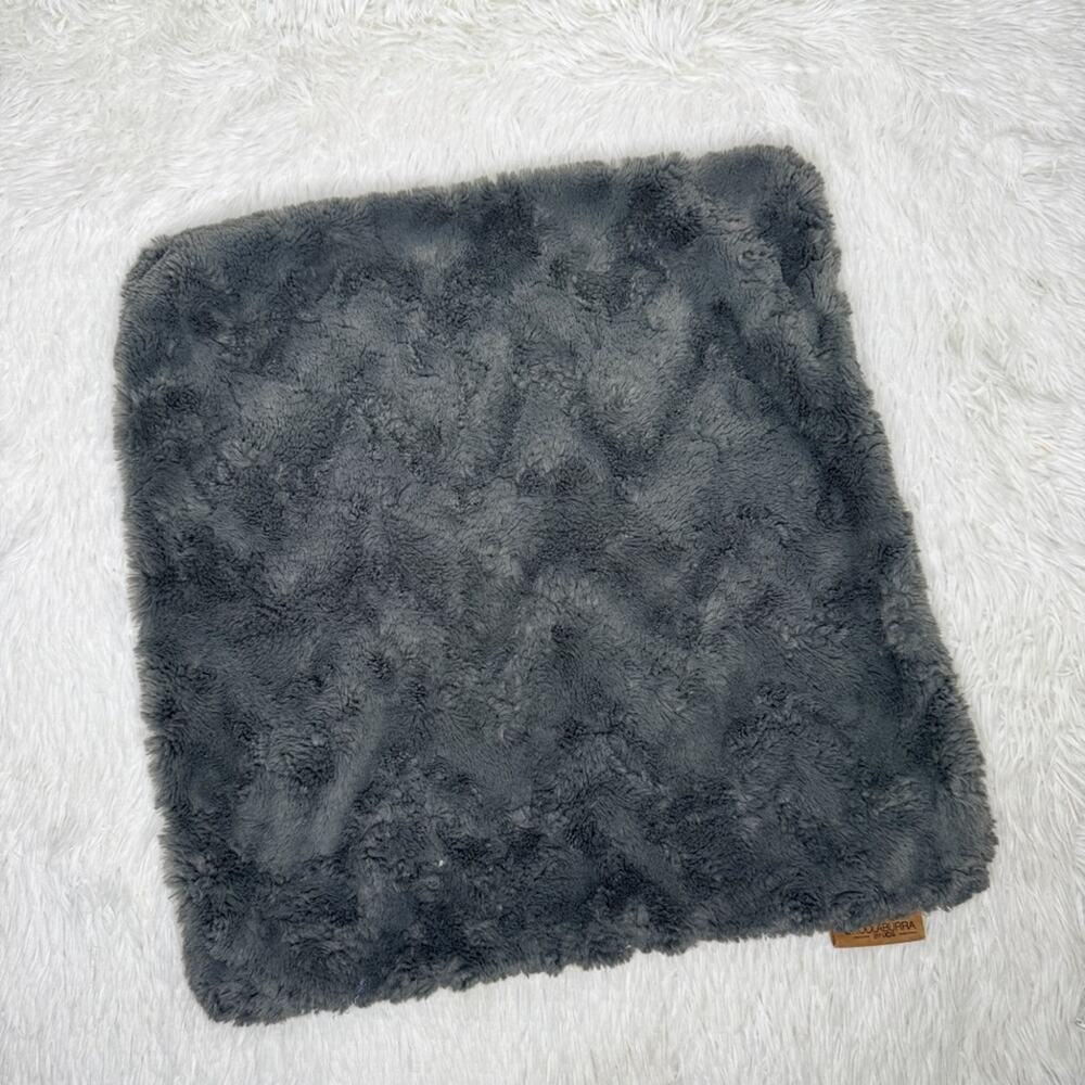 KOOLABURRA BY UGG / gray fuzzy faux fur square throw pillow cover / OS